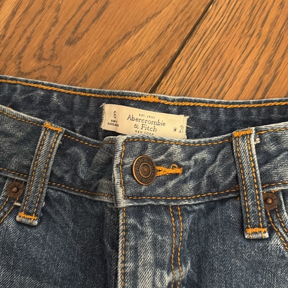 Abercrombie Jean shorts worn once - Picture 3 of 4